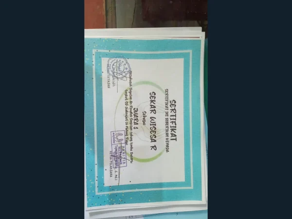 Syiar Dakwah Generasi Penerus: Sekar Wisesa Rahayuningrum Raih Juara III Pildacil Yayasan Ar-Roudloh 2022
