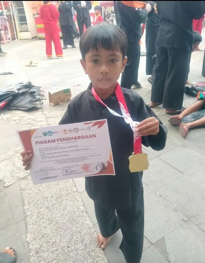 Muhammad Darry Abiyyu Alkhalifi Juara 1 Silat Tanding IPSI Kota Batu