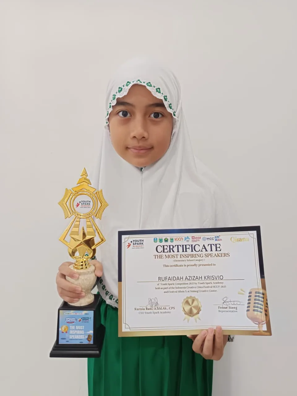 Rufaidah Azizah Krisvio Juara 1 Speech Competition MCC 2025