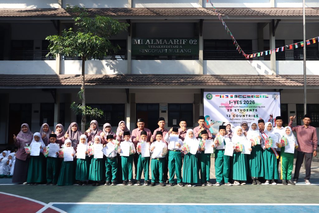 Momentum Ganda Penuh Bangga: MI Al-Maarif 02 Singosari Gelar Penyerahan Penghargaan “Bintang Cakep” dan Apresiasi Prestasi Maarif Day 2026